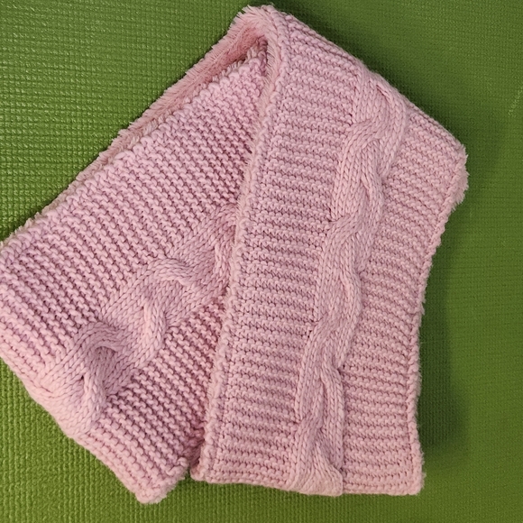 Cozy comfy Pink Knit Infinity soft multi functional Scarf - Picture 6 of 7